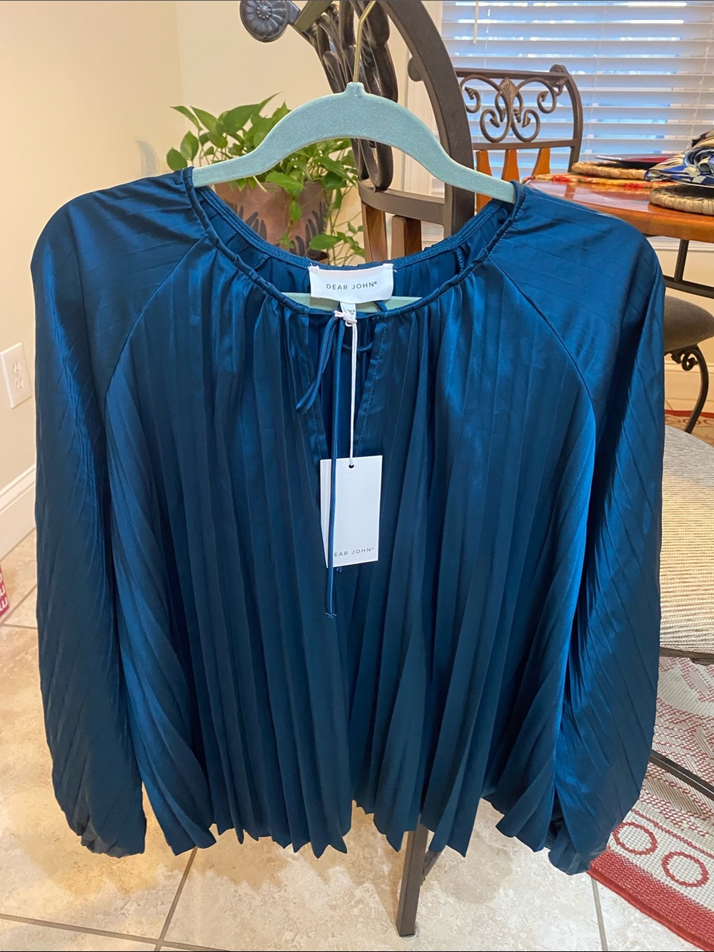 Dear John NWT Deep Teal Pleated Flowy Long-Sleeve VNeck Blouse / Sz L round hem